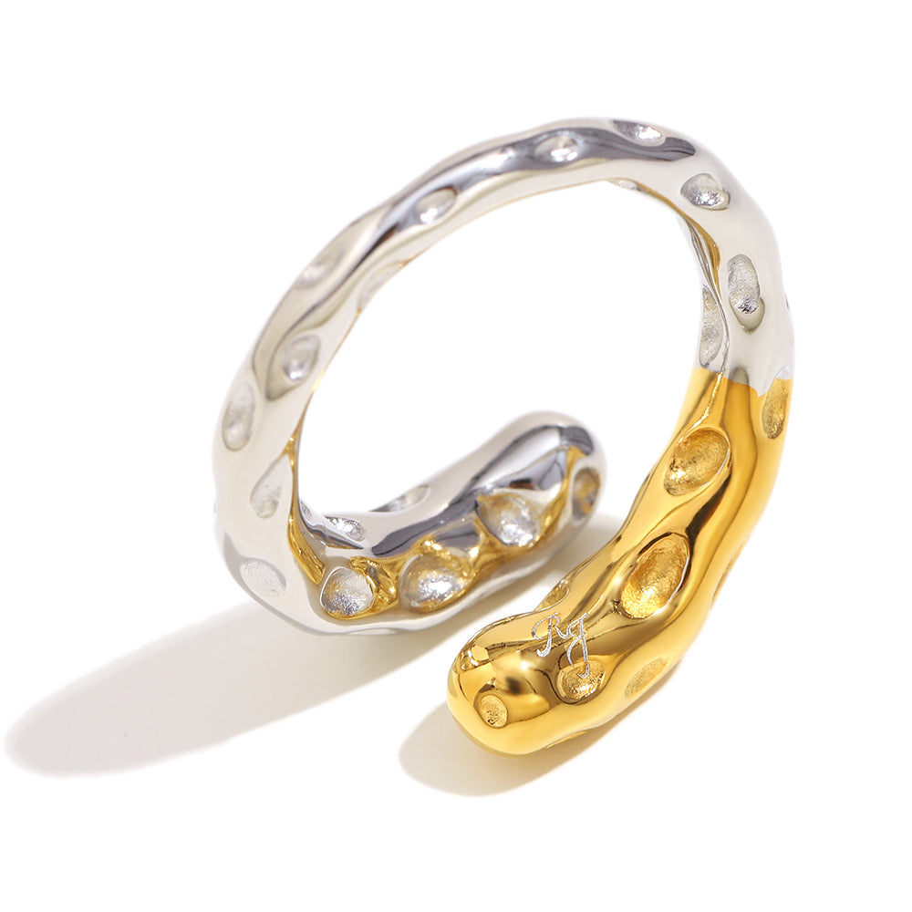 Daphne’s two tone ring
