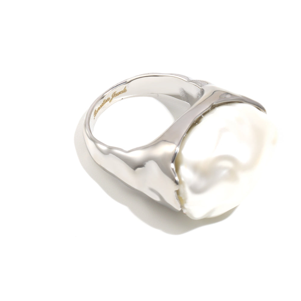 Tally's Pearl Ring In Silver