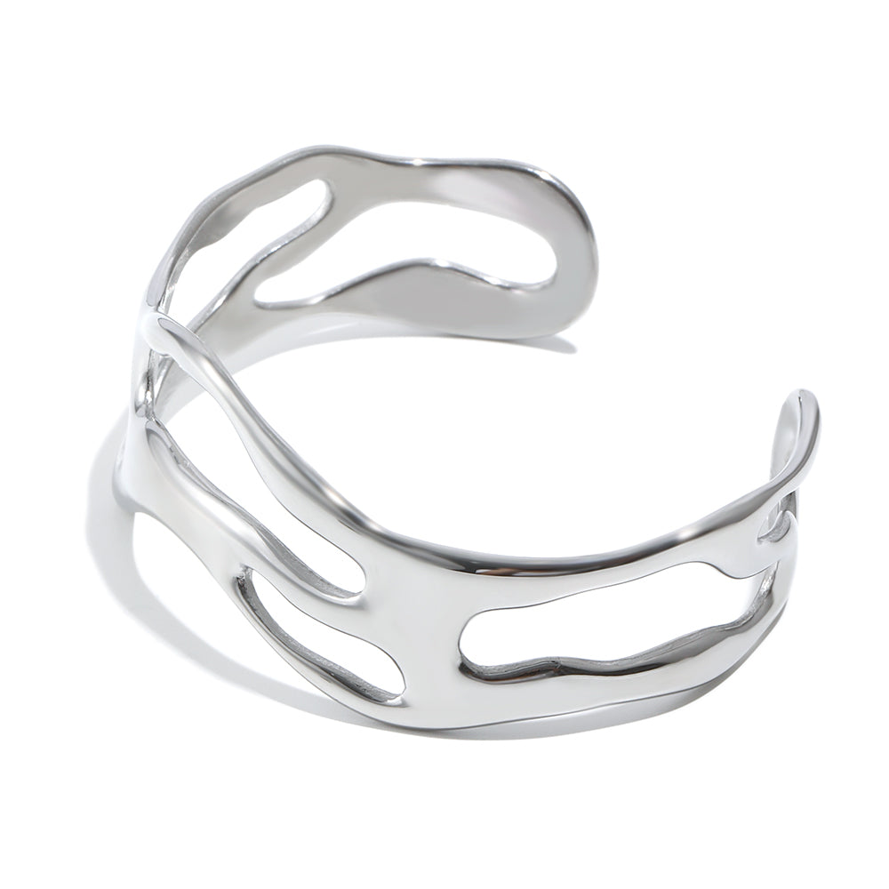 Isa's Wave Bangle In Silver