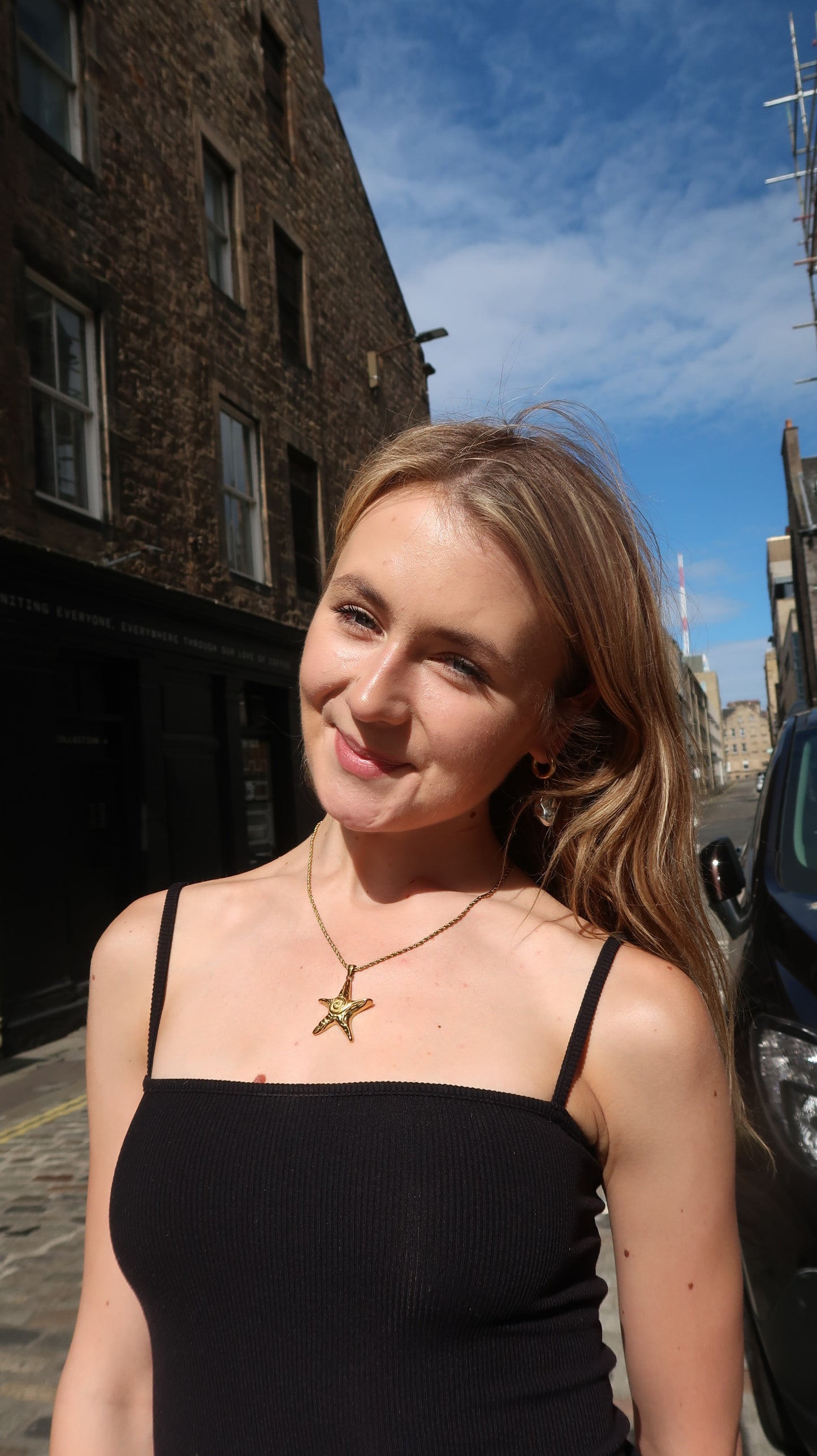 Pia's Starfish Necklace In Gold
