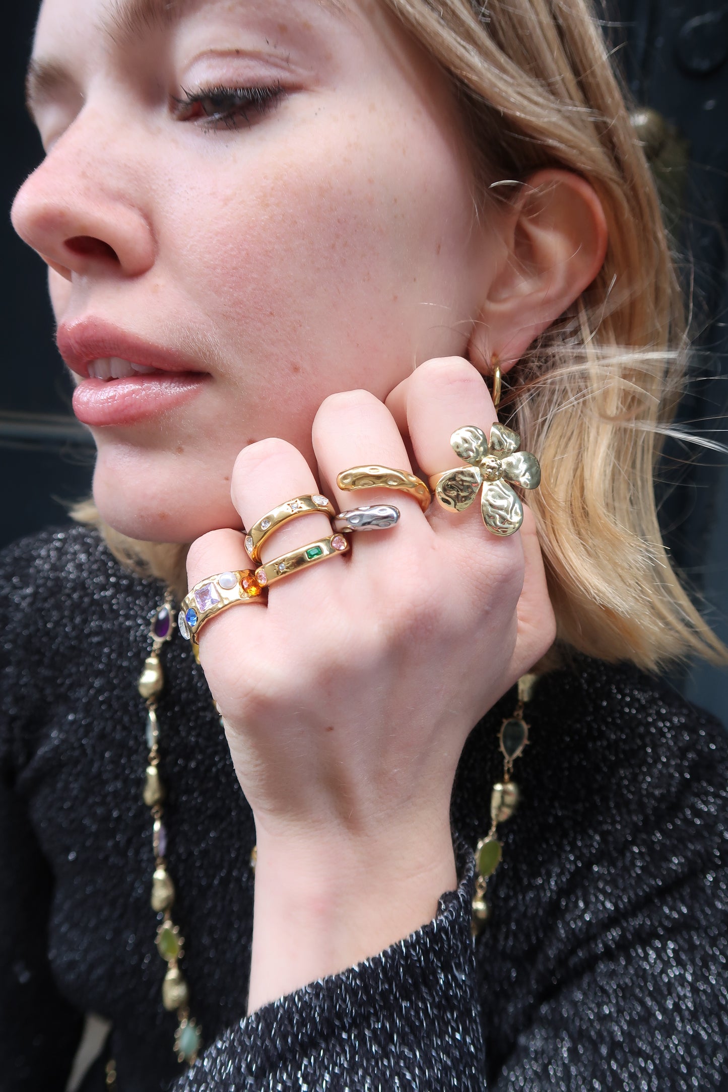 Camille’s flower ring in gold