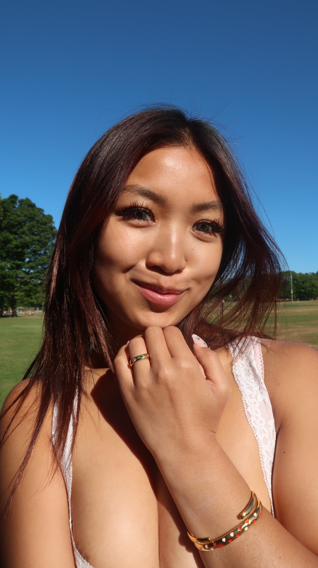 Athena’s multicoloured ring in gold