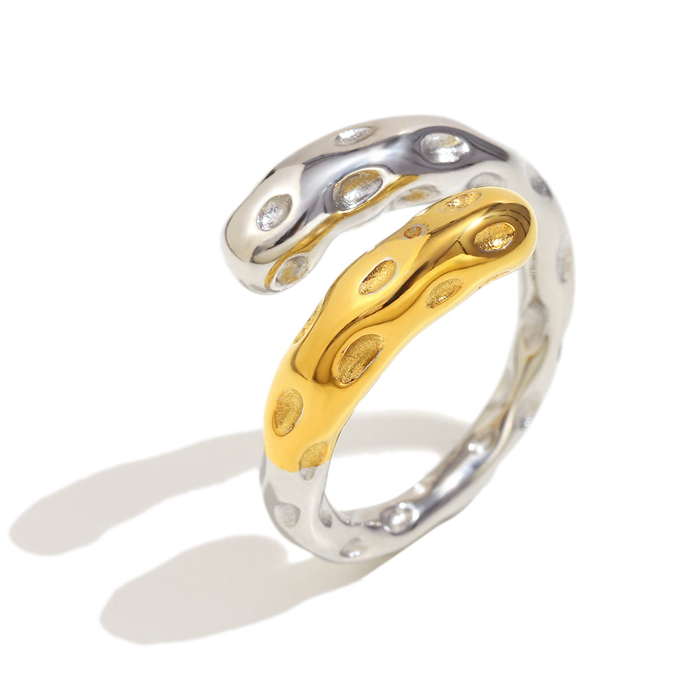 Daphne’s two tone ring