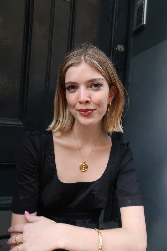 Tilly’s swirl necklace