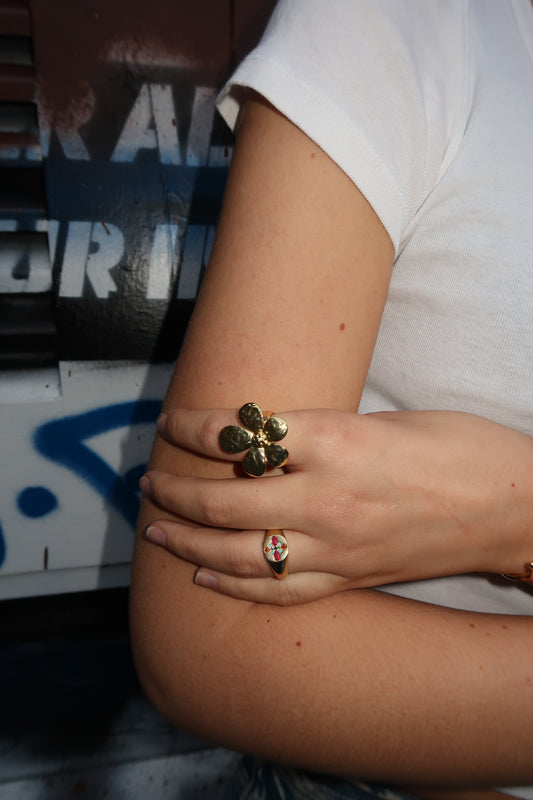 Ruby's Signet ring in Gold