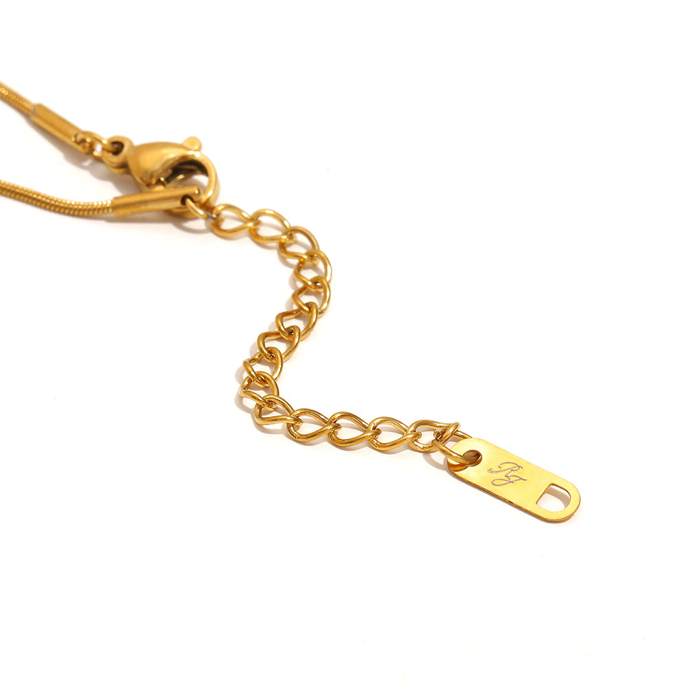 Tilly’s swirl necklace