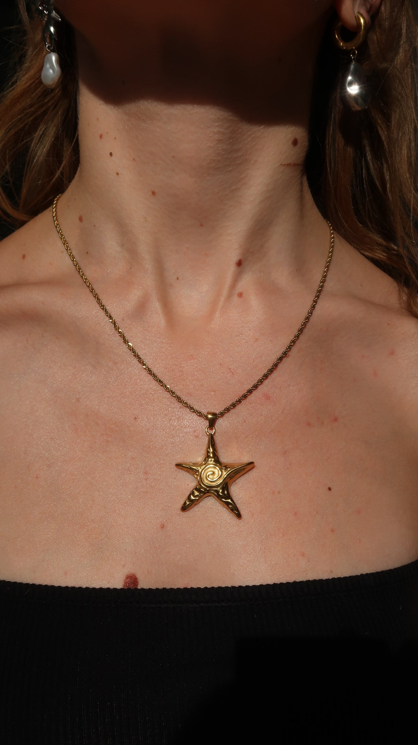 Pia's Starfish Necklace In Gold