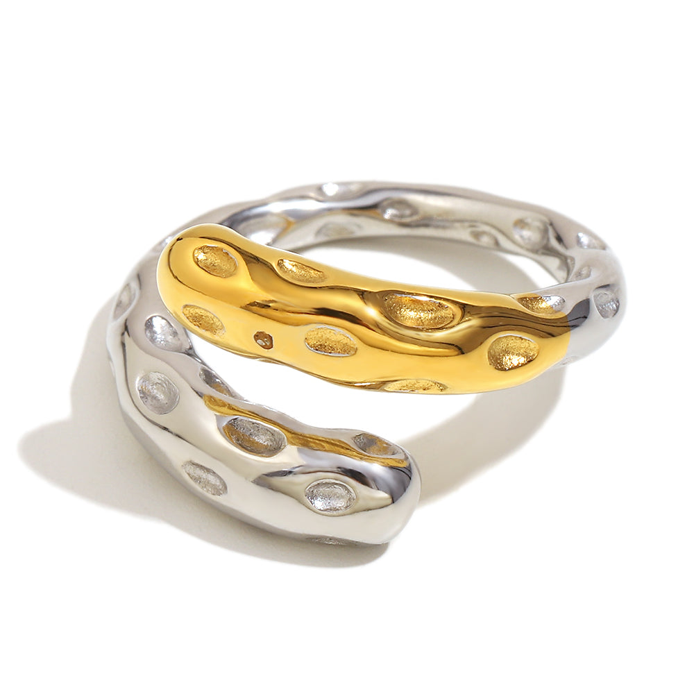 Daphne’s two tone ring