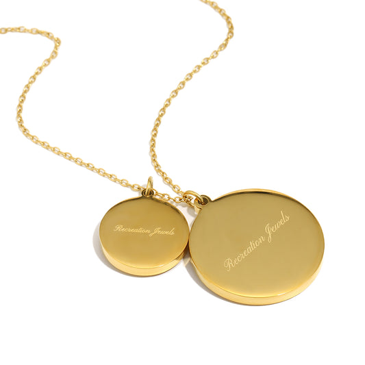 Eloise’s Green Gemstone Pendant in Gold