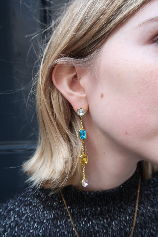 Elle’s droplet earrings