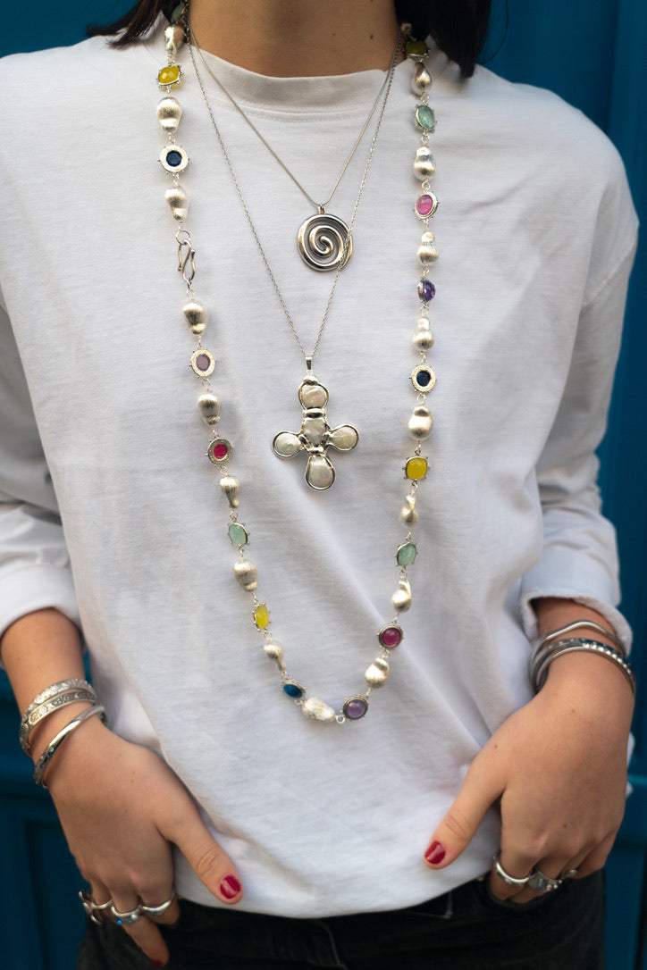 Tilly’s swirl necklace in Silver