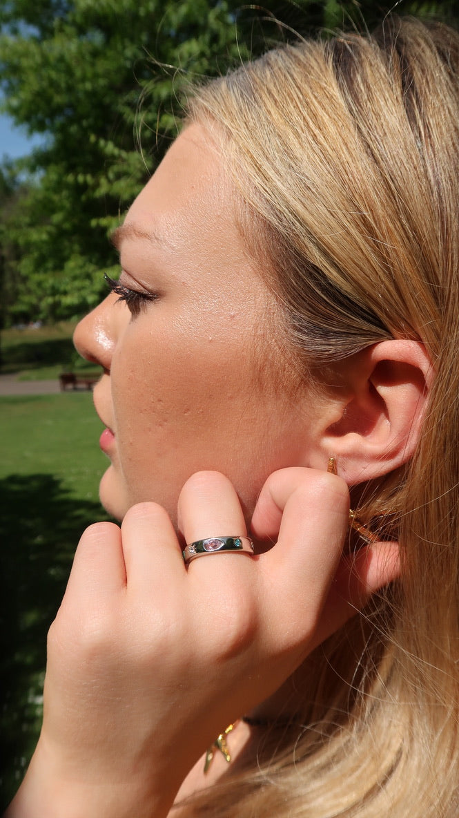 Athena’s multicoloured ring