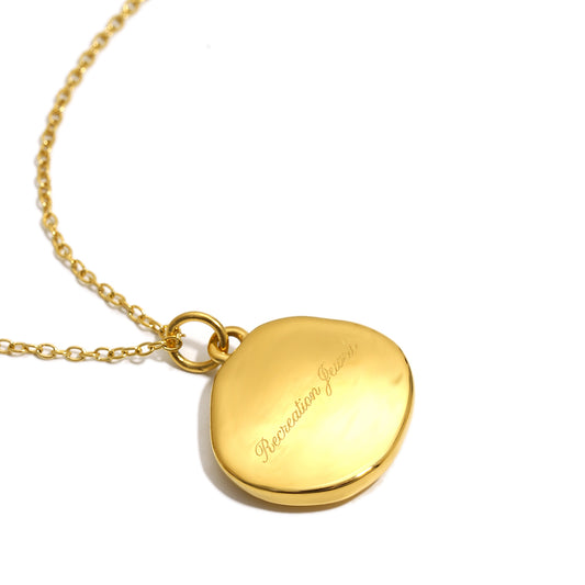 Saskia’s Light Blue Gemstone Pendant in Gold