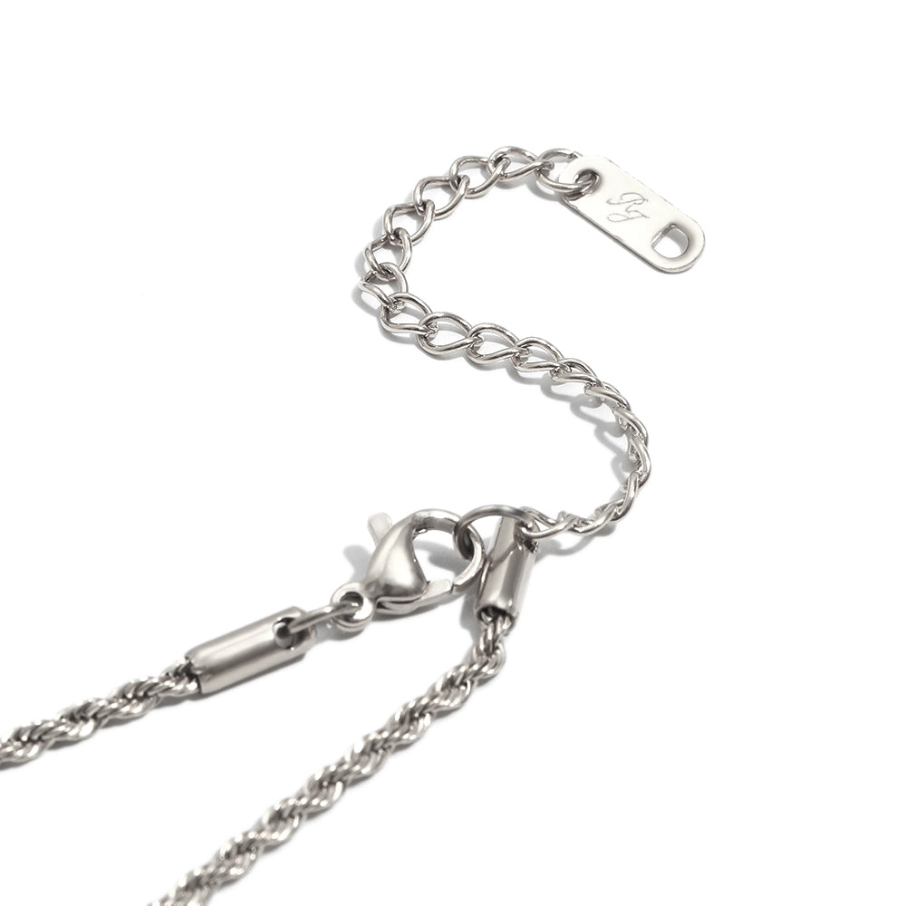 Pia's starfish necklace in silver