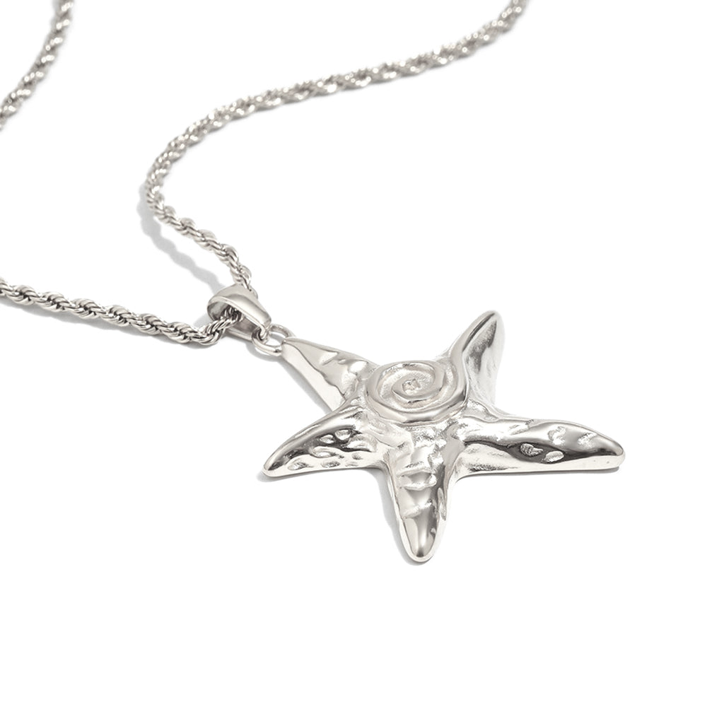 Pia's starfish necklace in silver
