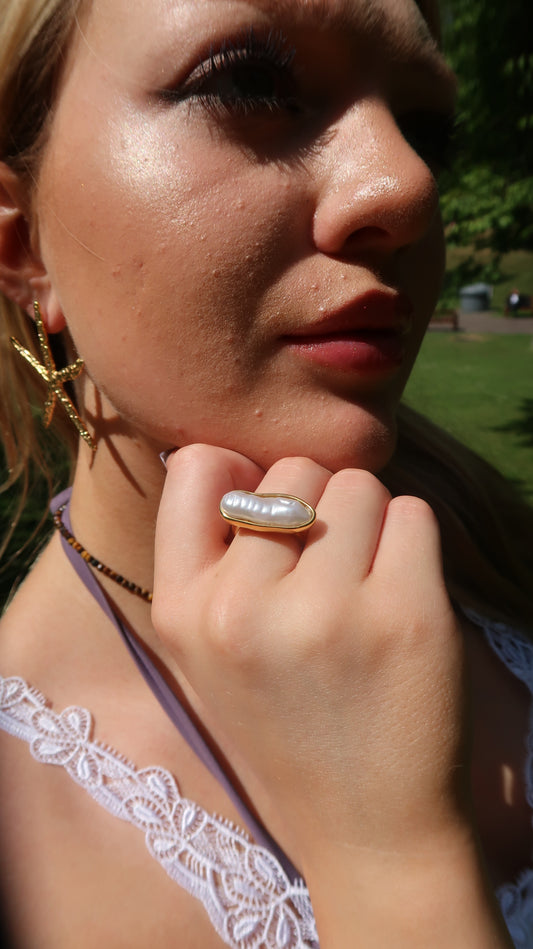 Fifi's Pearl Ring in Gold
