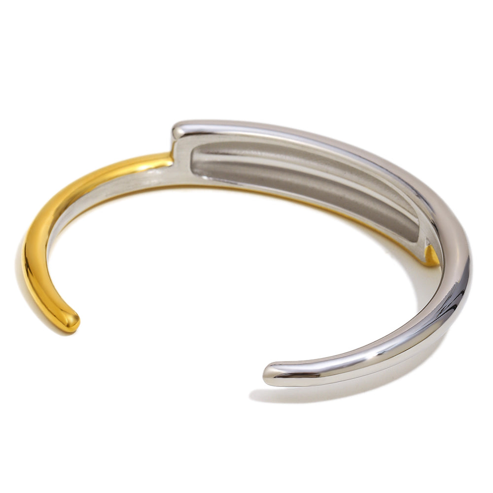 Daphne’s two tone bangle