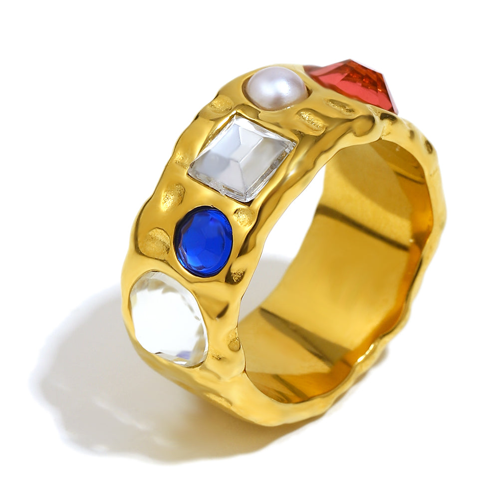 Mokkie’s gemstone ring in gold