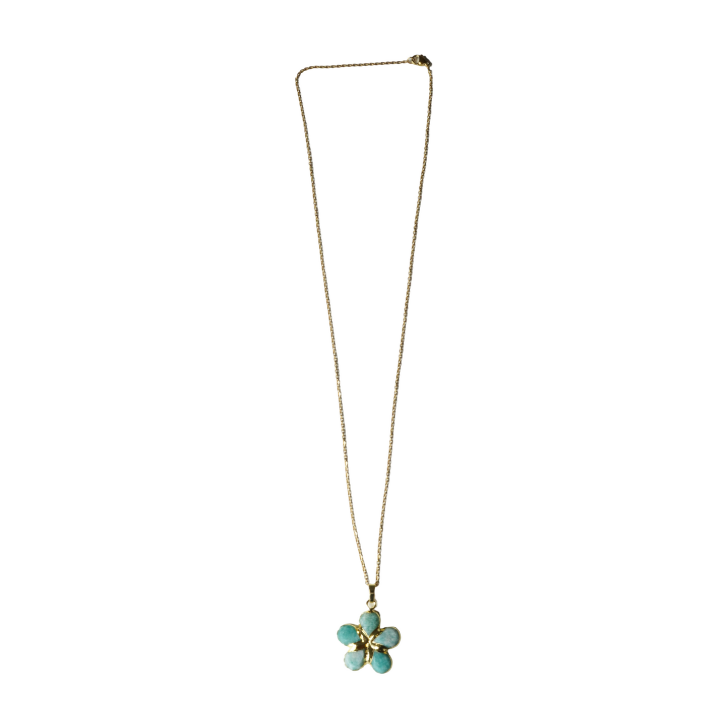 Aashni’s flower pendant necklace