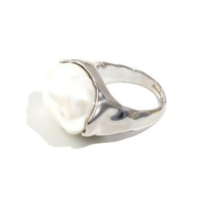 Tally's Pearl Ring In Silver