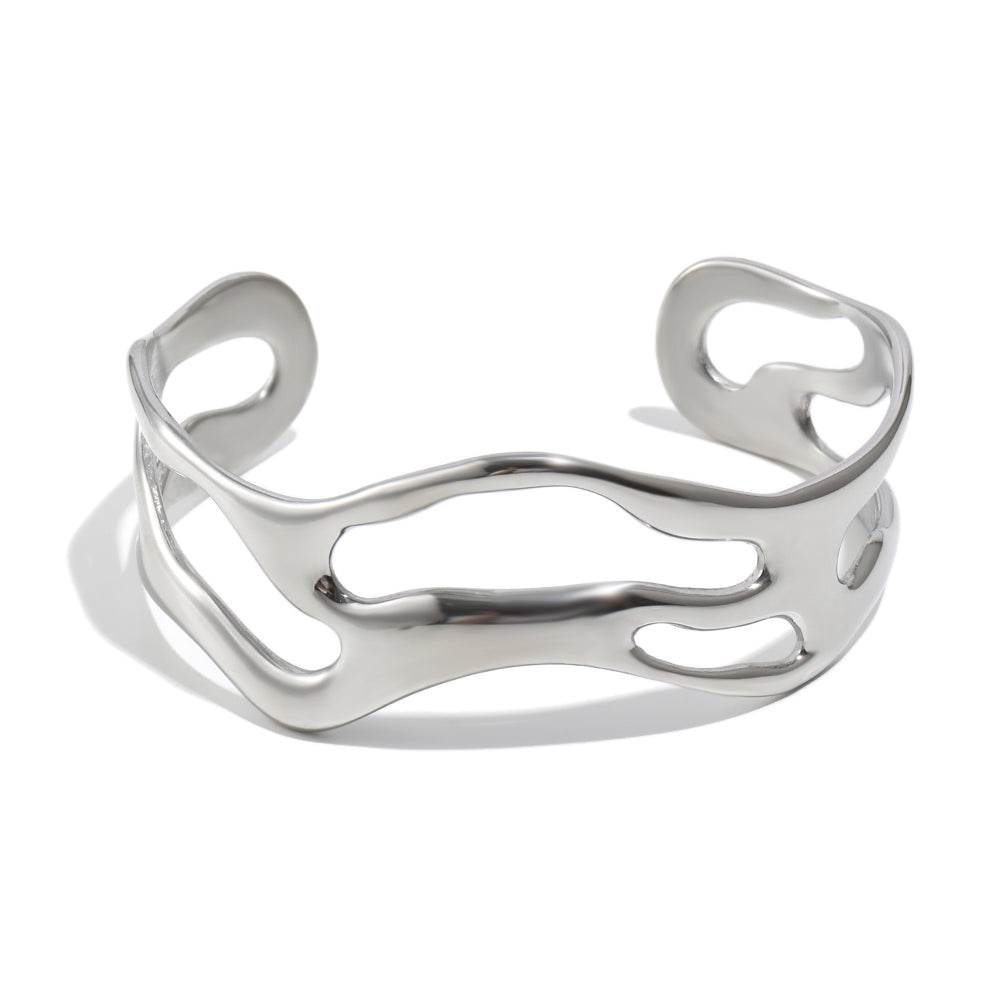 Isa's Wave Bangle In Silver