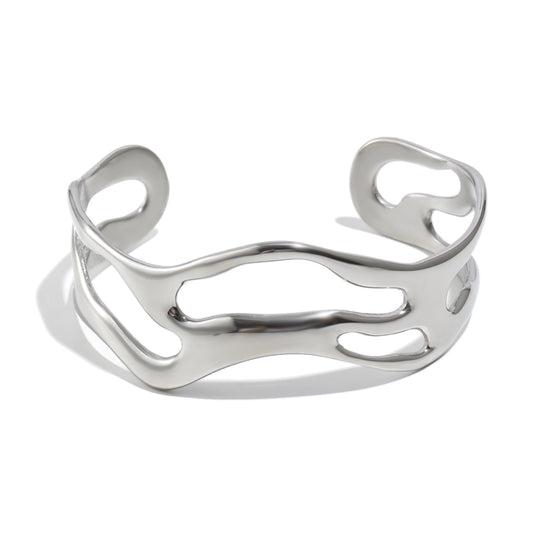 Isa's Wave Bangle In Silver