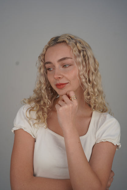 Daphne’s white gemstone ring