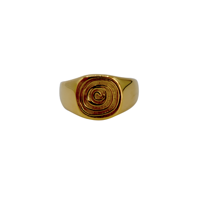 Jemma’s twirl ring in gold