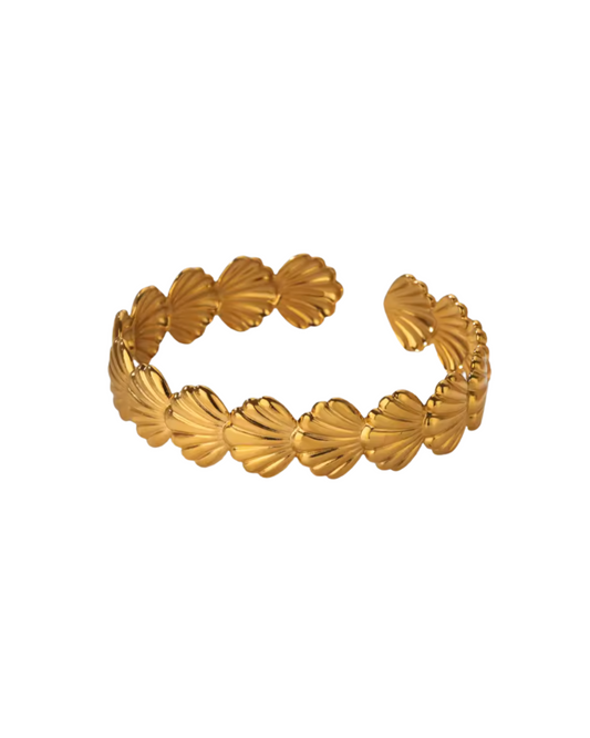 Mila's Shell Bangle in Gold