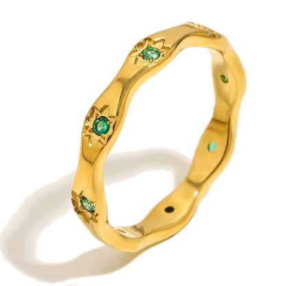 Sadie’s Green Star Ring in Gold