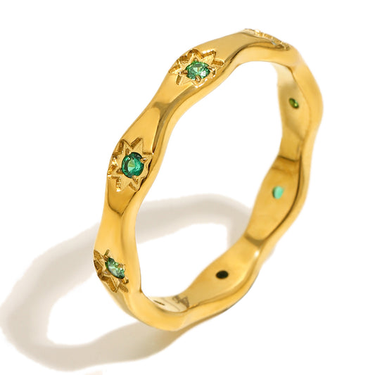 Sadie’s Green Star Ring in Gold