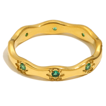 Sadie’s Green Star Ring in Gold