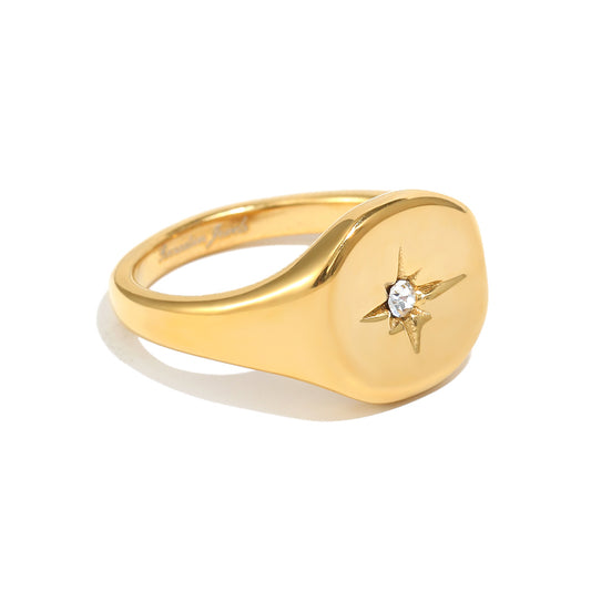 Hailey’s star ring in gold