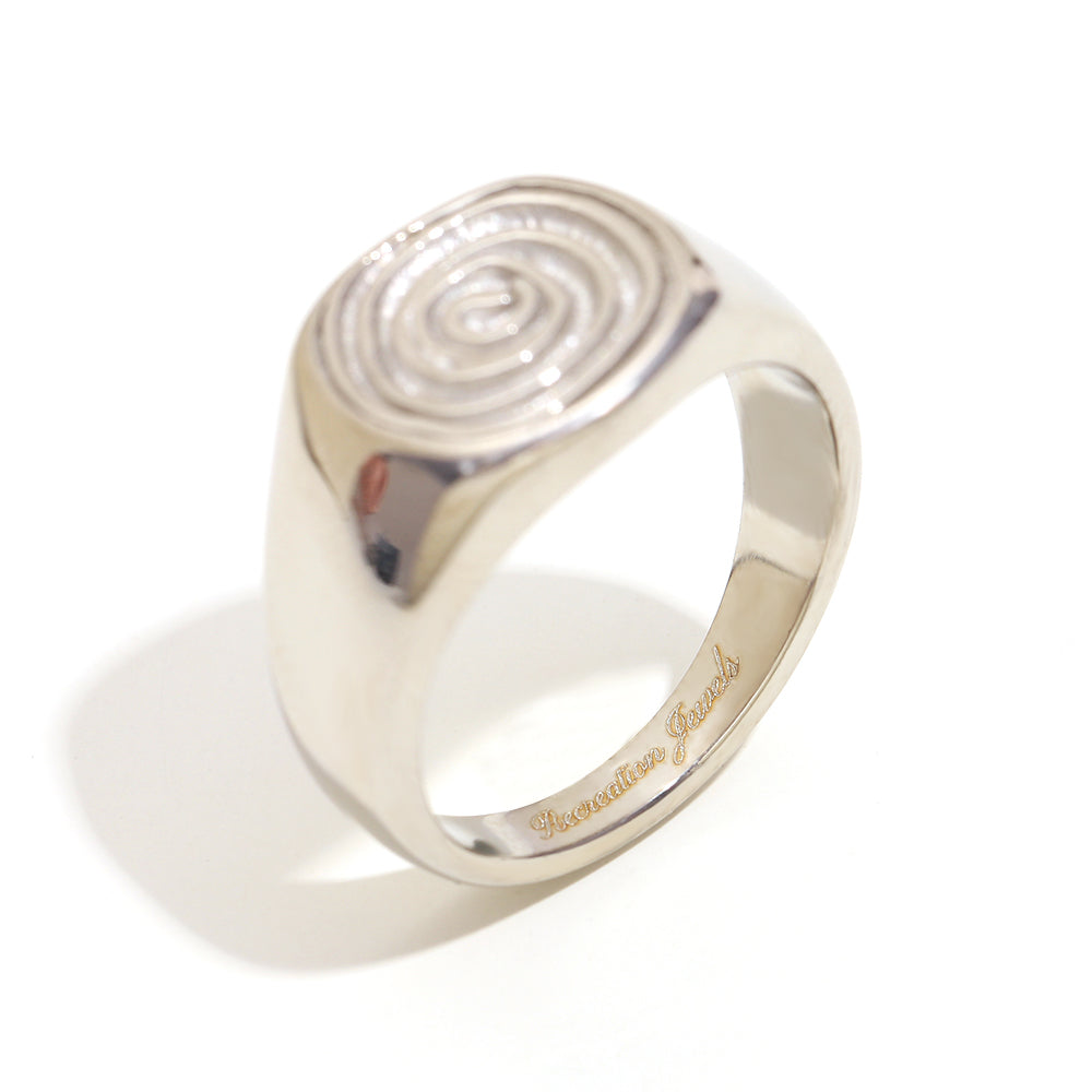 Jemma’s twirl ring in silver