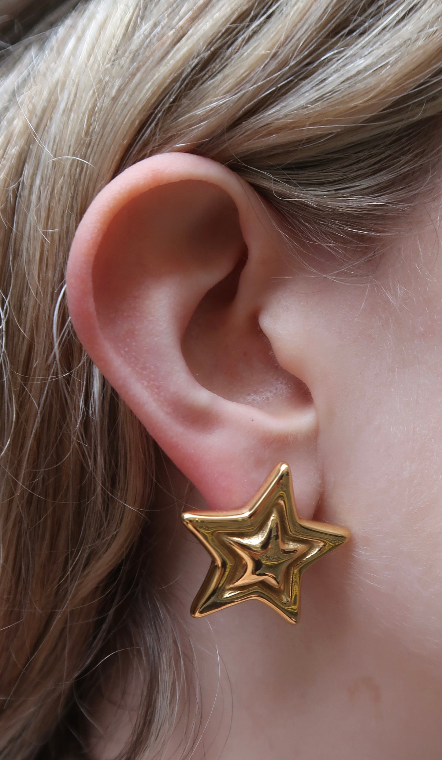 Ellie's Star Studs in Gold