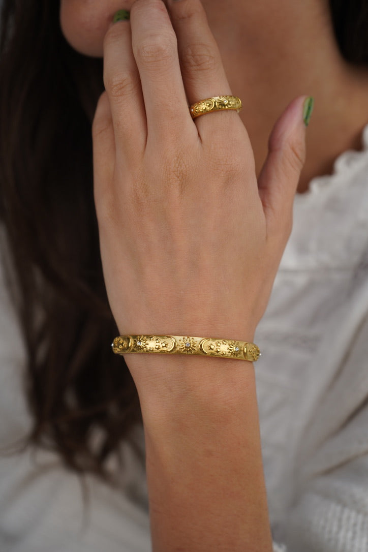 Maria's Celestial Bangle in Gold