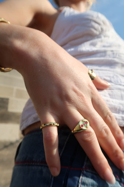 Ruby's Signet ring in Gold