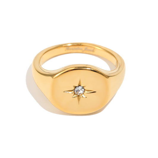 Hailey’s star ring in gold