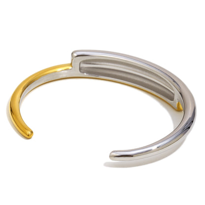 Daphne’s two tone bangle