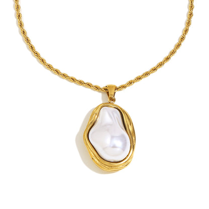 Daisy's Rock Pendant In Gold