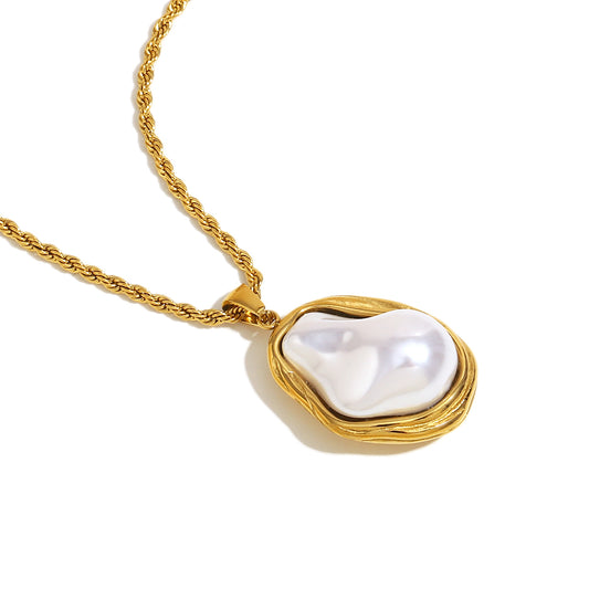 Daisy's Rock Pendant In Gold