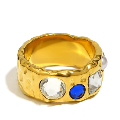 Mokkie’s gemstone ring in gold