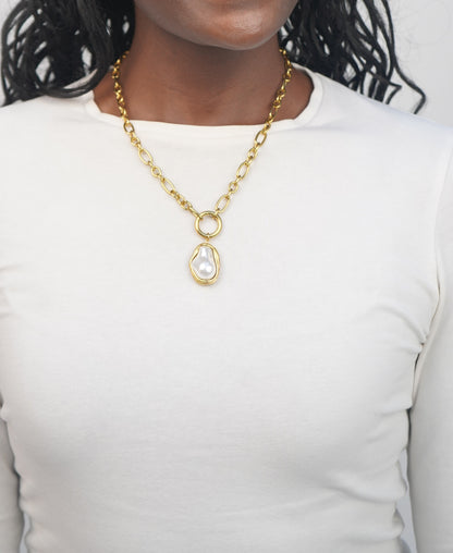 Daisy's Rock Pendant In Gold