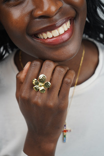 Camille’s flower ring in gold