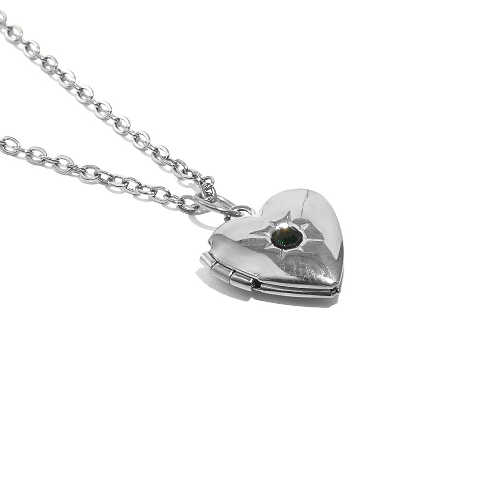 Tiana's Dark Green Heart Locket In Silver