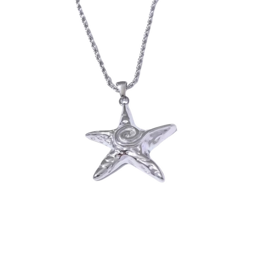 Pia's starfish necklace in silver