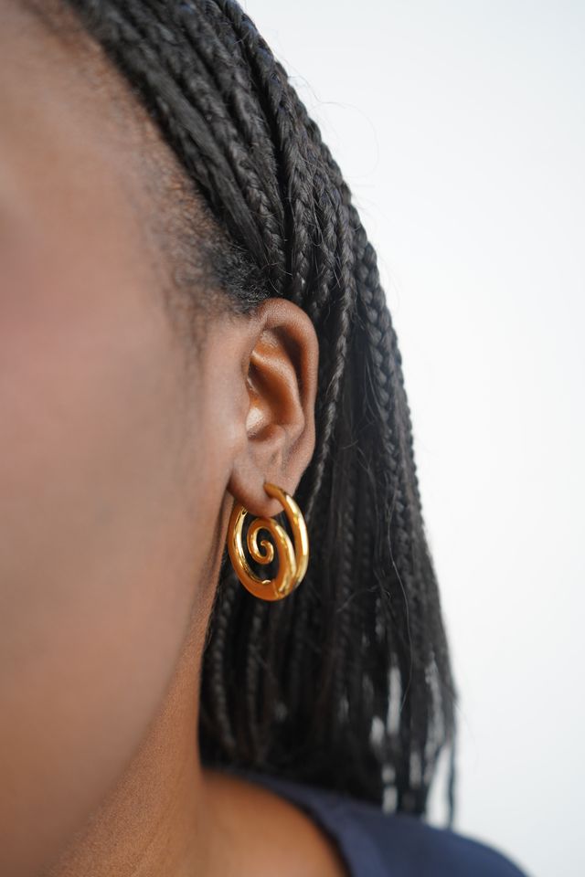 Tilly’s gold swirl earrings