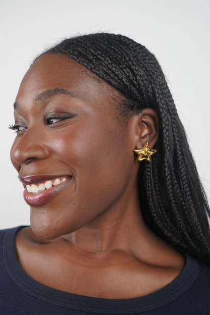 Ellie's Star Studs in Gold