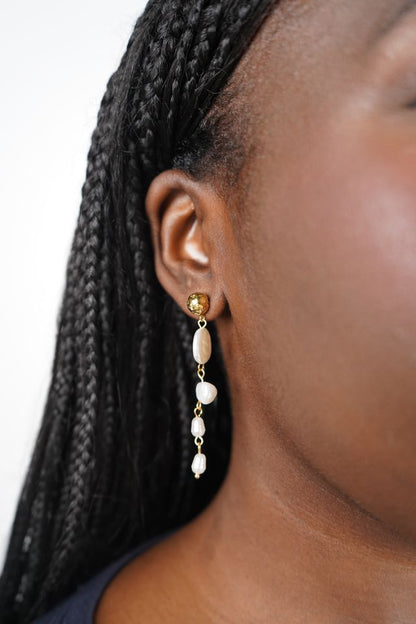 Daisy's Pearl Drop Earrings