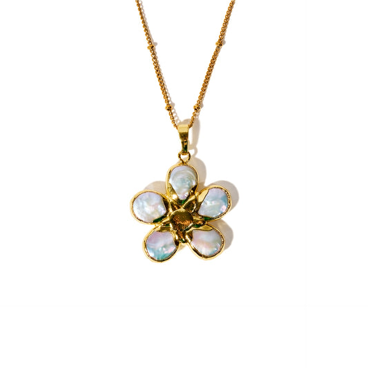 Daisy's Flower Pendant
